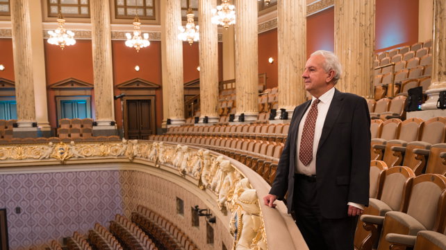 Možná jsem na hudbě závislý. Na pustý ostrov bych si vzal Loutnu českou