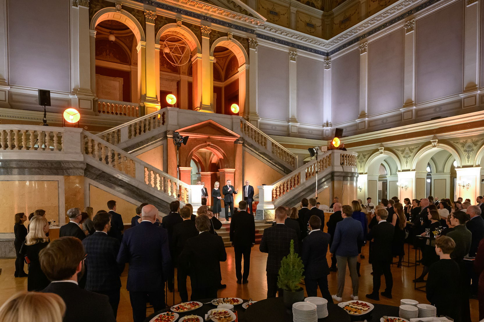 Petr Altrichter a Marek Eben na Zkoušce orchestru v Rudolfinu.