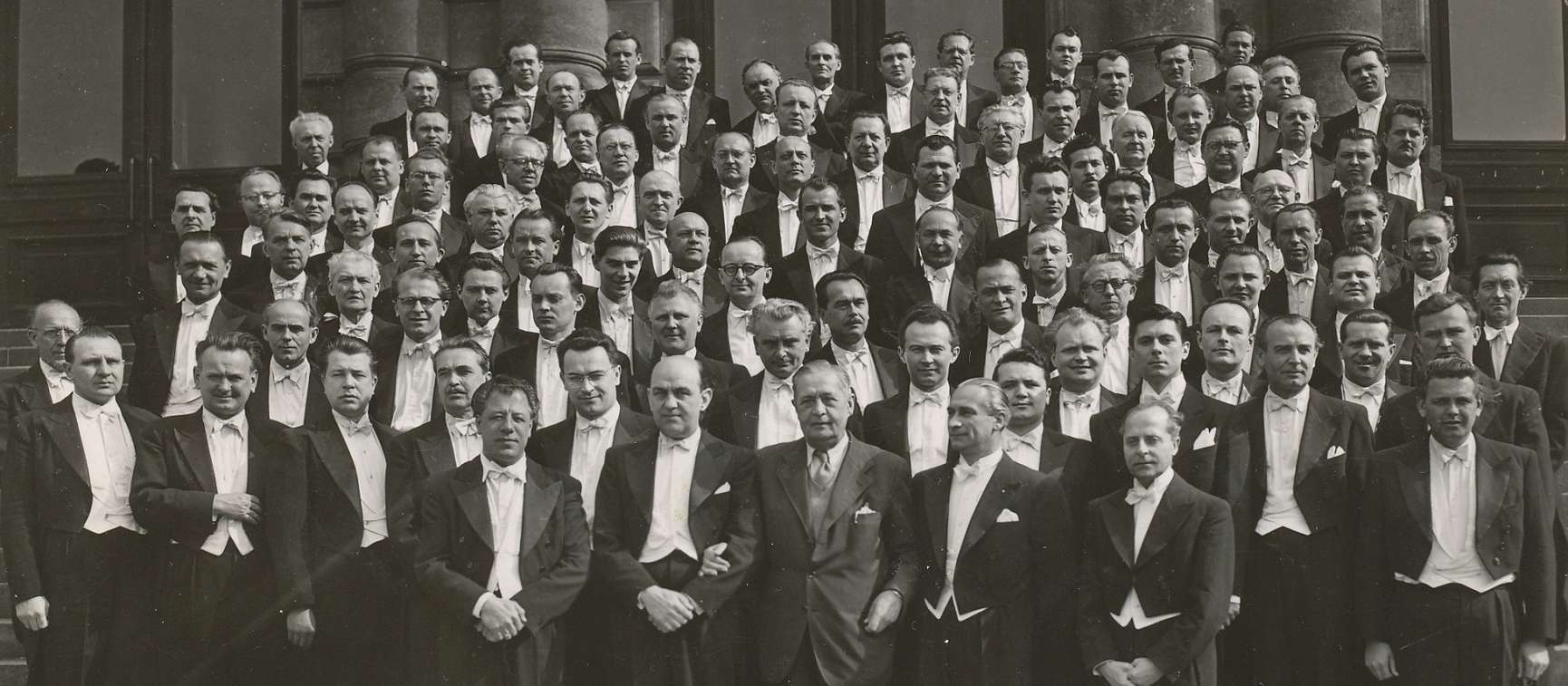 Obrázek orchestr-ceska-filharmonie-60-leta-20-stoleti.jpg