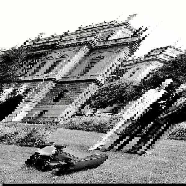 Smetanovo kvarteto u Rudolfina. Zleva: Milan Škampa, Antonín Kohout, Lubomír Kostecký a Jiří Novák