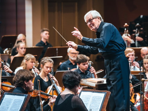 Ilustrační obrázek článku 'Ladírna: Přímá linka do Rudolfina. Česká filharmonie a ZUŠ na jedné lodi'