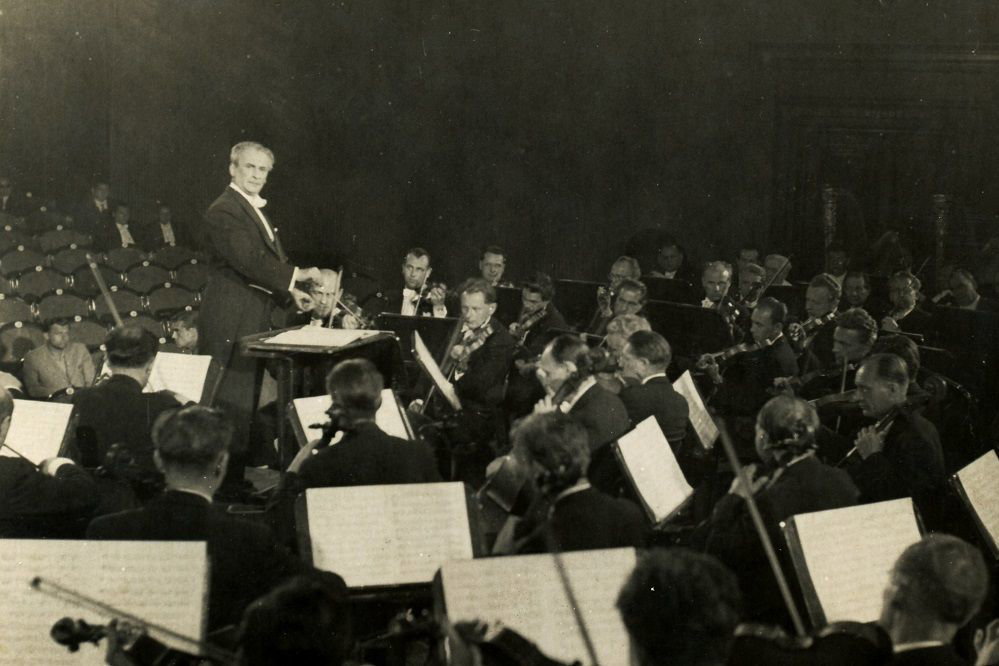 Karel Ančerl diriguje