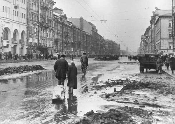 Obrázek rian_archive_324_in_besieged_leningrad.jpg