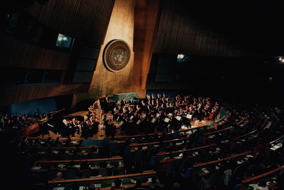A&nbsp;gala concert in&nbsp;the UN headquarters, 14 October 1990