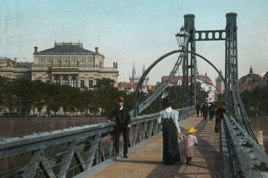 S Rudolfinem v záběru, kolem 1902