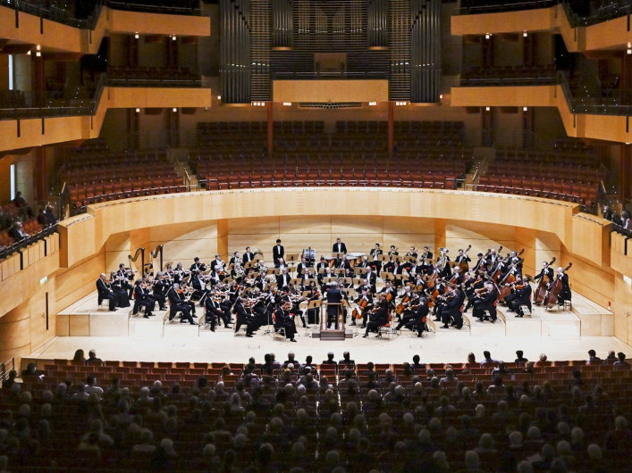 Česká filharmonie zpět na cestách: Evropské turné ve znamení rezidencí a české hudby