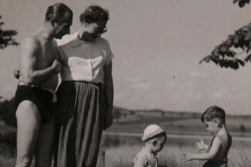 Karel Ančerl s rodinou v Tučapech 1949