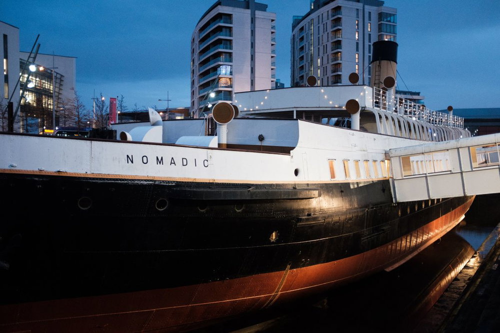 Parník Nomadic, zásobovací loď, která v&nbsp;roce 1911 přepravovala pasažéry a&nbsp;náklad mj. na&nbsp;slavný Titanic