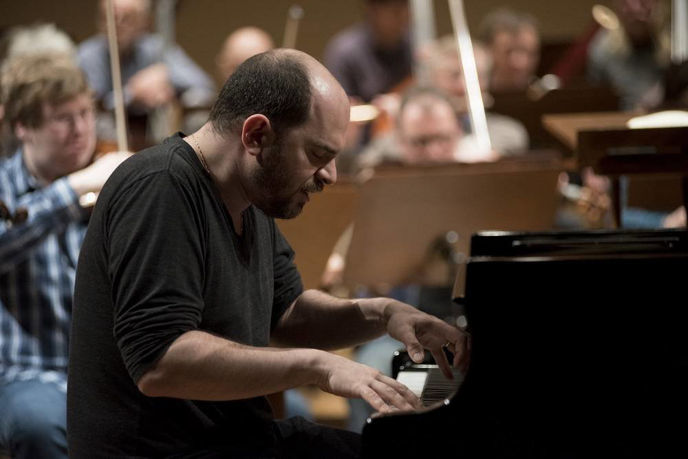 Kirill Gerstein na zkoušce před abonentními koncerty 17.–19. února 2016