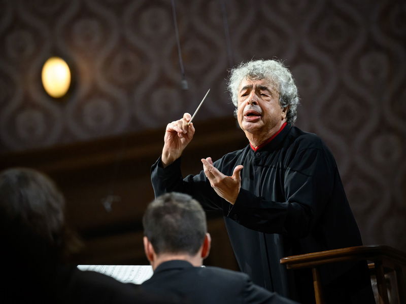Ilustrační obrázek článku 'Semyon Bychkov will not lead January concerts'