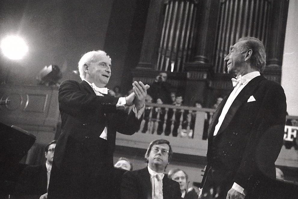 Václav Neumann s Karlem Bermanem na koncertě k 90. narozeninám České filharmonie, 1986