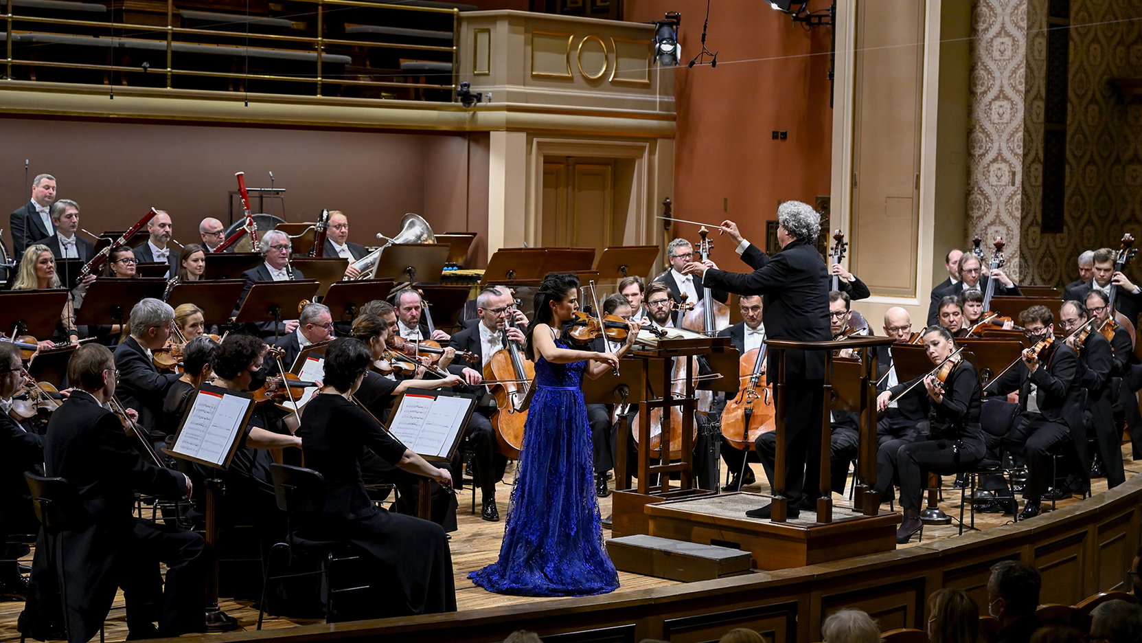 Karen Gomyo s Českou filharmonií a šéfdirigentem Semjonem Byčkovem
