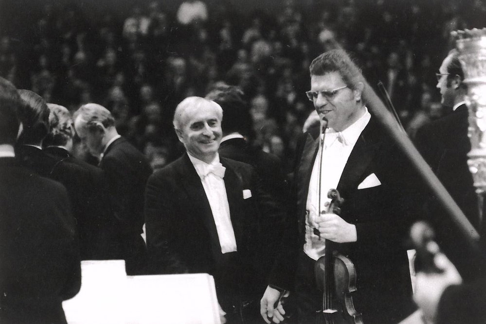 Václav Neumann s Josefem Sukem po koncertě Pražského jara, 1973