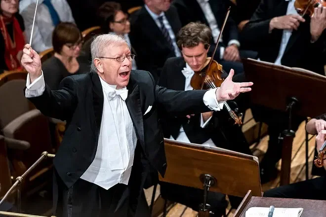 Jiří Bělohlávek diriguje na vlastním narozeninovém koncertě