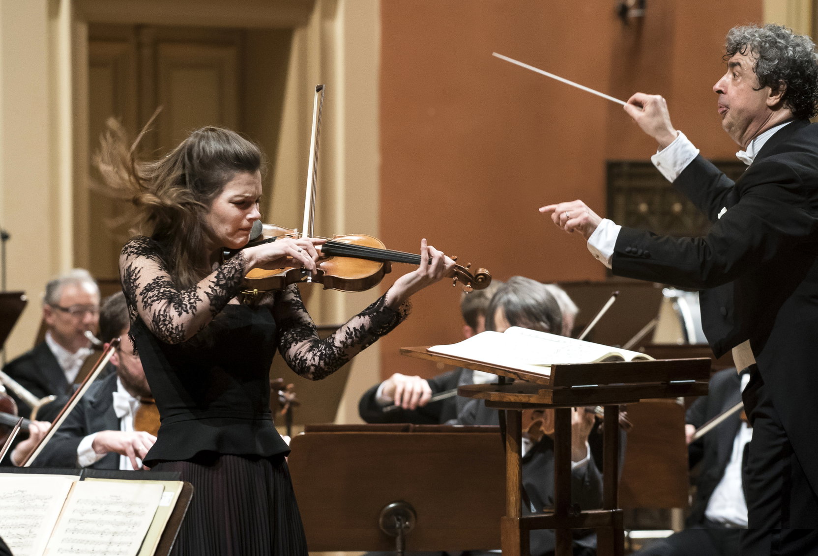 Obrázek 160120_semjon-byckov_janine-jansen_hi-res_012__c__petra-hajská.jpg