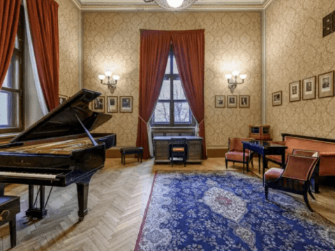 To Find the Right Cloakroom. Rudolfinum Lounges Have New Names