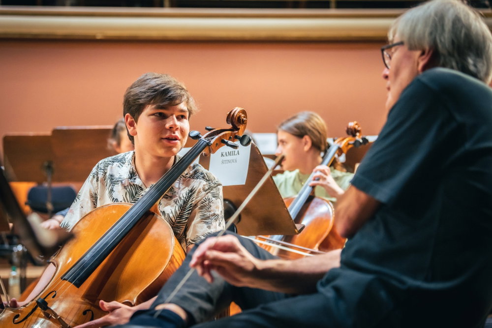 Společný orchestr žáků základních uměleckých škol a hráčů České filharmonie, červen 2021