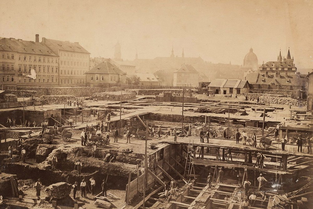 Stavba Rudolfina – hloubení a příprava základů