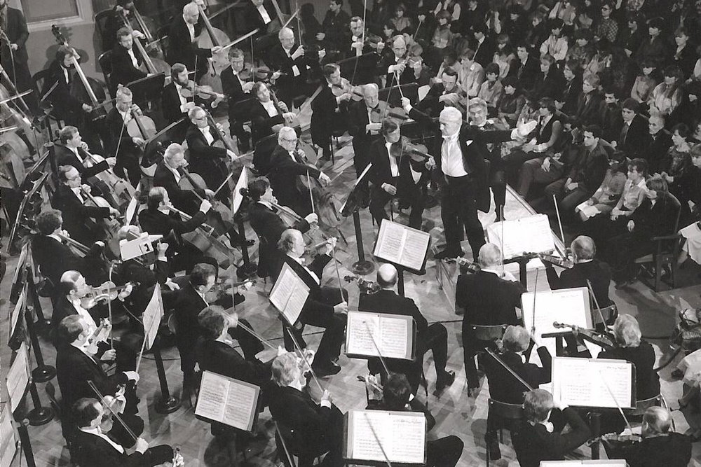 Václav Neumann diriguje Českou filharmonii