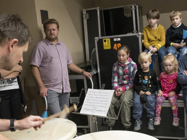 Ilustrační obrázek článku 'Od střechy až po&nbsp;sklepení:  Lidé a&nbsp;hudba na&nbsp;Dni otevřených dveří České filharmonie'
