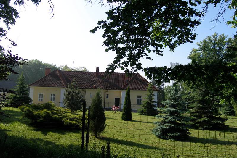 Areál všebořické myslivny, Fibichův rodný dům