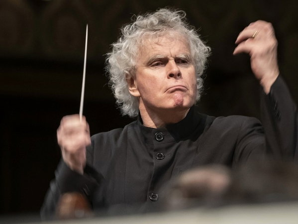 Ilustrační obrázek článku 'Týden se&nbsp;Simonem Rattlem očima a&nbsp;ušima filharmoniků'