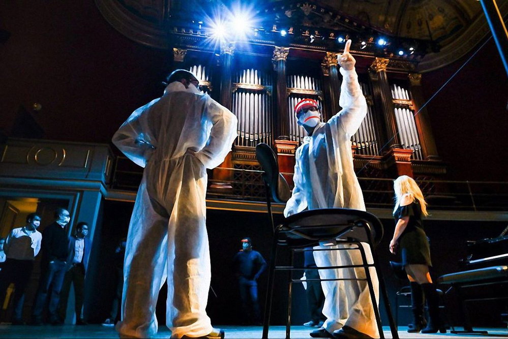 Přípravy na benefiční koncert České filharmonie