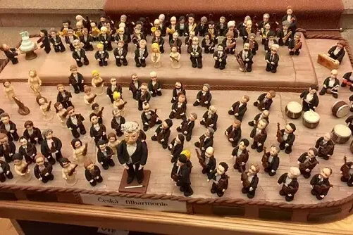 Narozeninový dort k 70. narozeninám Jiřího Bělohlávka s rekordním počtem 123 figurek