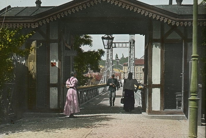 Vstup na lávku po zřízení navigace, kolem 1902