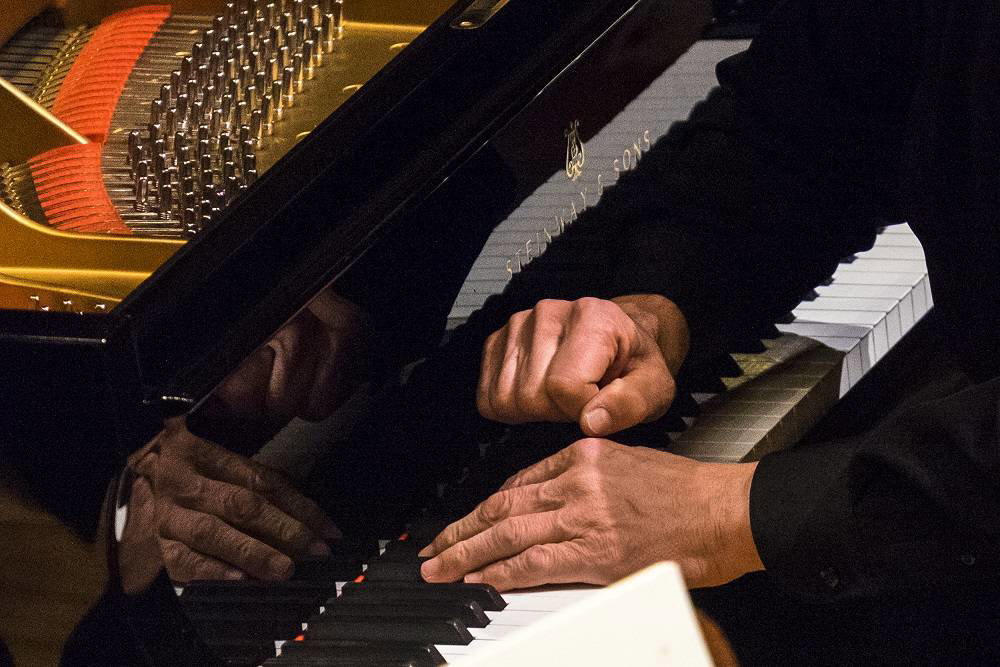 Steinway V a mistrovské ruce... Pierre-Laurenta Aimarda