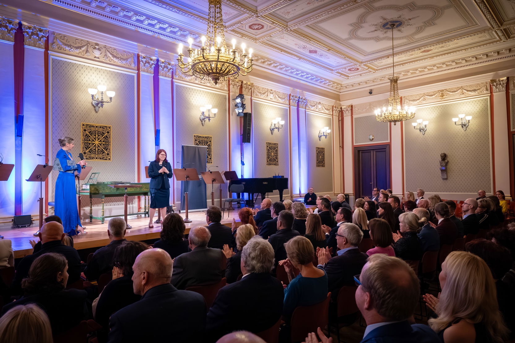 Foto: Poděkování majitelům zlaté mince Bedřich Smetana 200