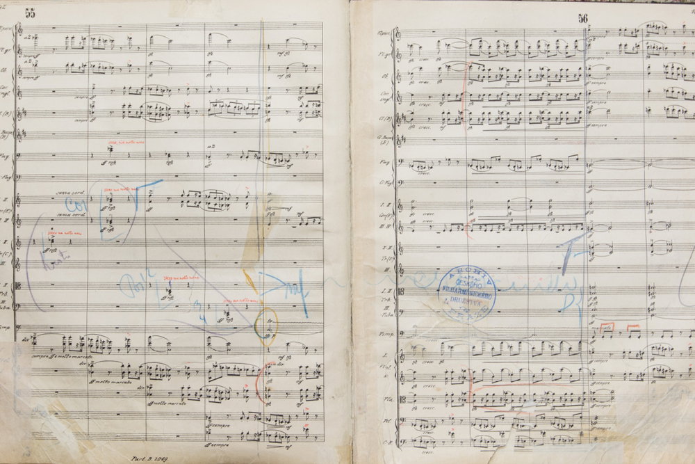 Partitura symfonie Asrael s poznámkami