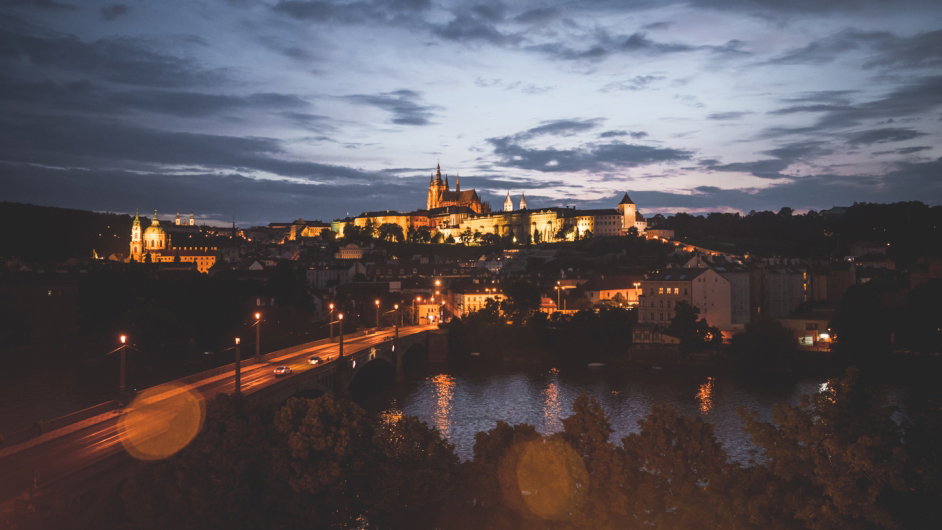 Nepokouším se tvářit jako Čech. Julian Anderson o symfonii Pražská panoramata