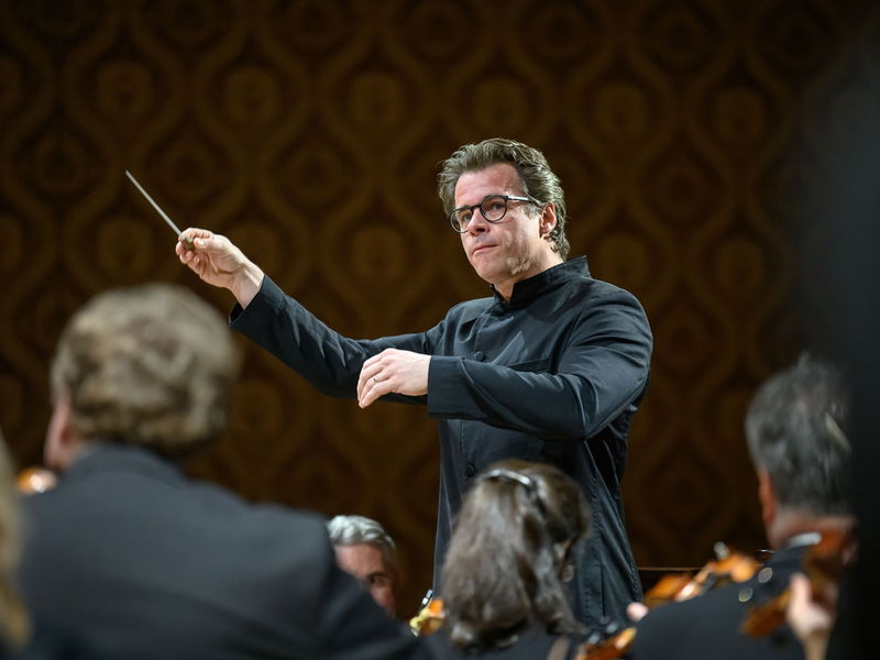 Ilustrační obrázek článku 'Jakub Hrůša obdržel státní vyznamenání Za zásluhy '