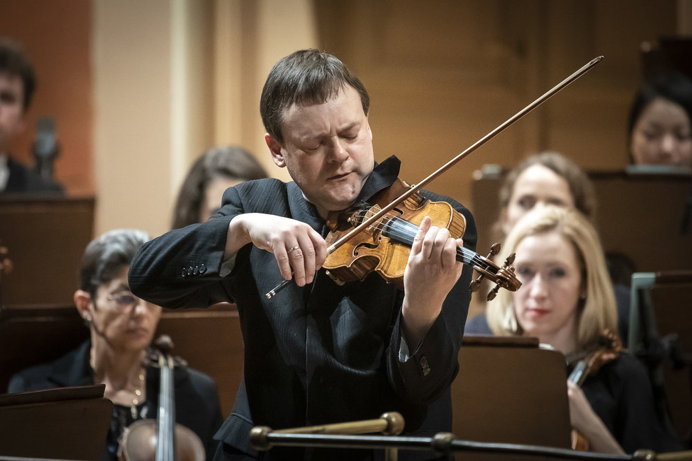 Již několikrát vystoupil virtuózní houslista Frank Peter Zimmerman s Českou filharmonií. Ve 126. sezoně jej v Rudolfinu čeká recitál s neméně skvělém klavíristou Martinem Helmchenem. Program je beethovenovský.