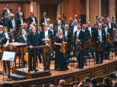 Ilustrační obrázek článku 'Průvodci příští sezonou v Rudolfinu budou András Schiff a Julia Fischer'