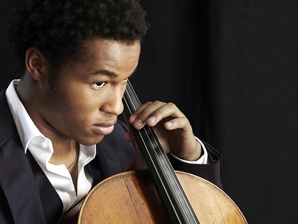 Ilustrační obrázek článku 'Sheku Kanneh-Mason: Poslouchám Edwarda Elgara a Boba Marleyho'