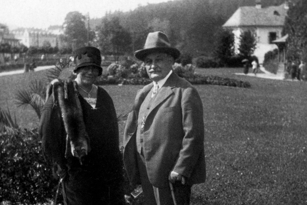 Leoš Janáček s Kamilou Stösslovou v Luhačovicích v roce 1927