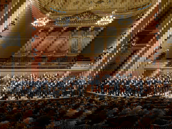 Ilustrační obrázek článku 'Představujeme program sezony 2024/2025'