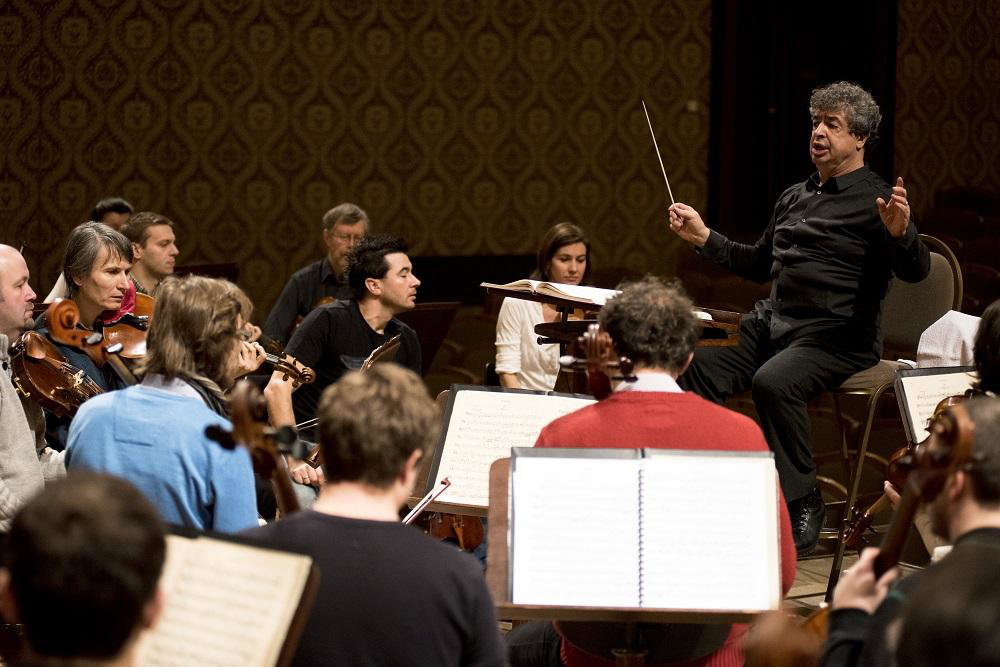 Semjon Byčkov na&nbsp;zkoušce s&nbsp;Českou filharmonií