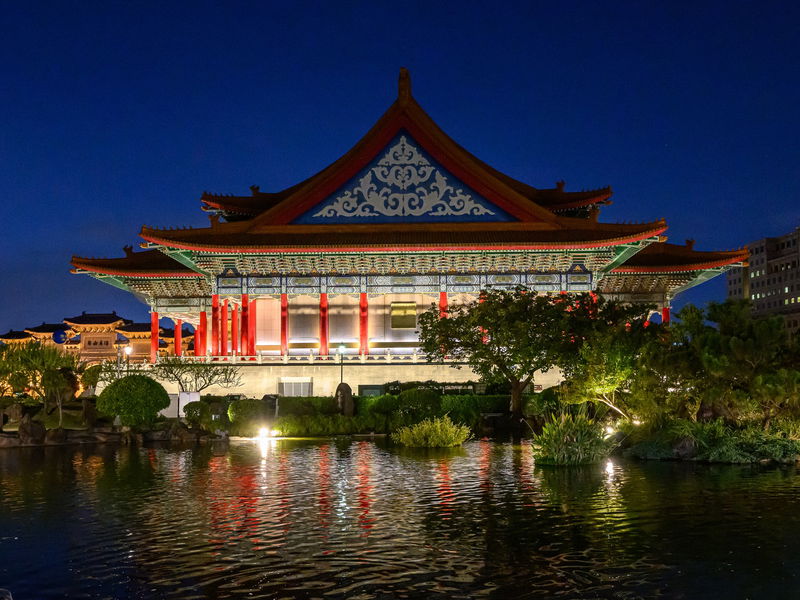 Ilustrační obrázek článku 'The Orchestra Returns from Asia'