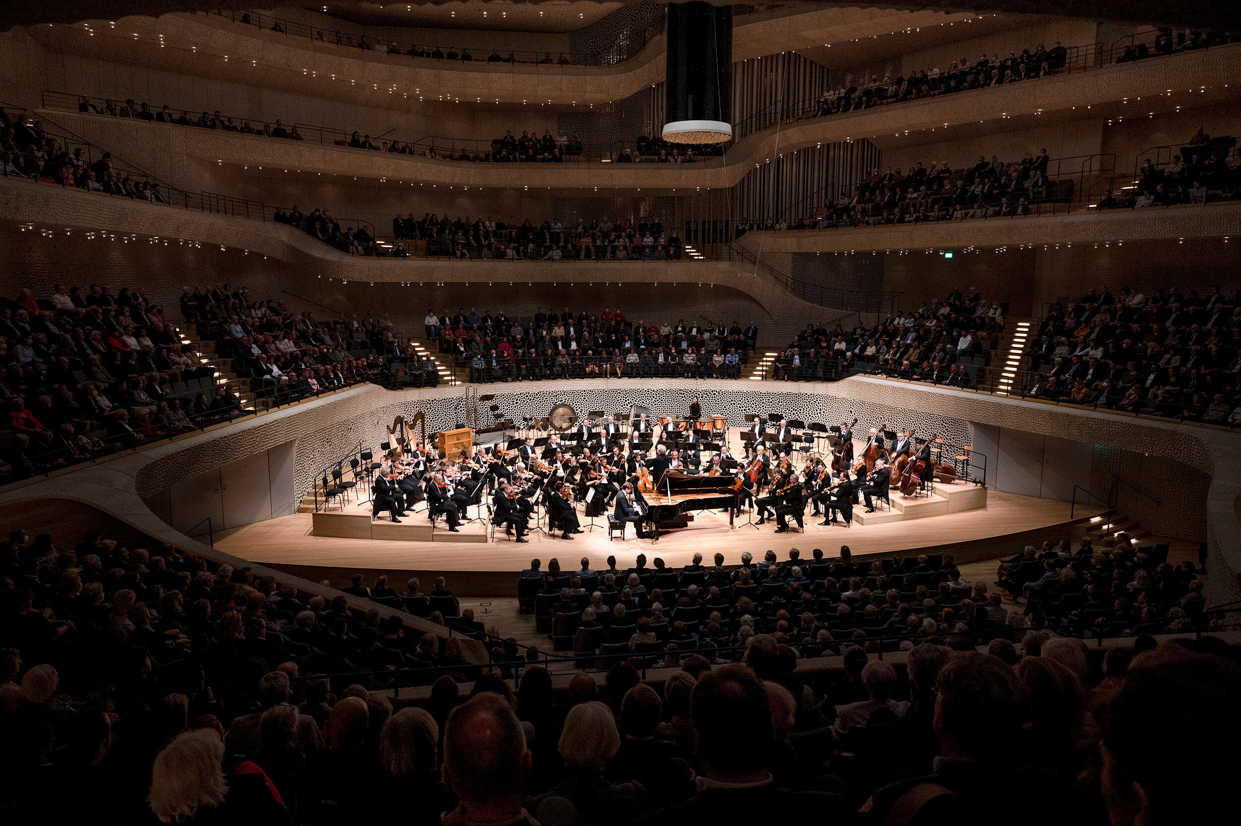 Photo illustrating a concert - event Hamburg Czech Philharmonic