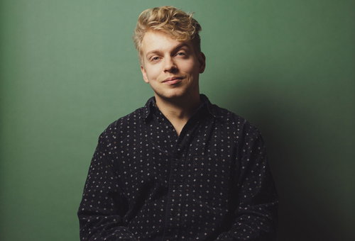 Photo illustrating a concert - event Hugh Cutting Prague Philharmonia