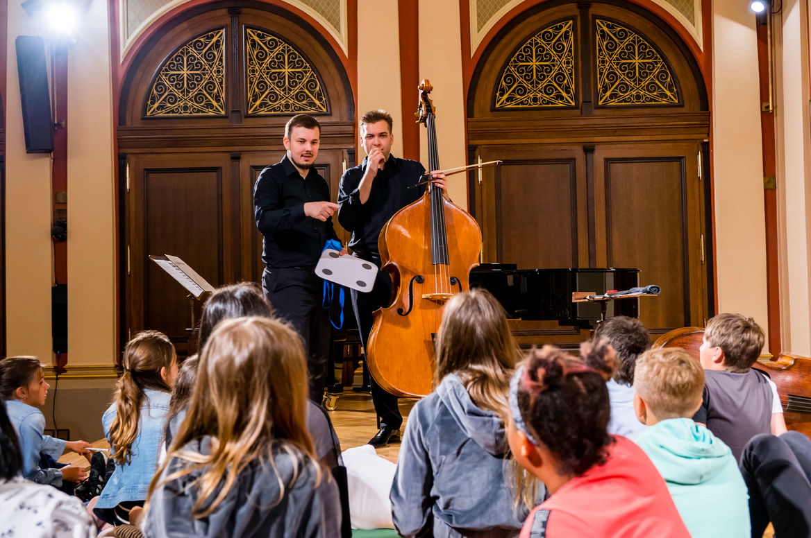 Dopoledne s filharmoniky Hudba v base!