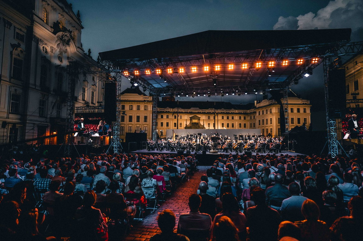  Česká filharmonie Open Air koncert