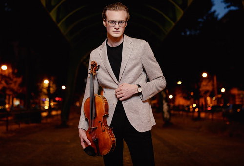 Photo illustrating a concert - event Prague Philharmonia Sào Soulez Larivière