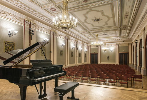 Photo illustrating a concert - event Markéta Šimerová Classical graduate concert