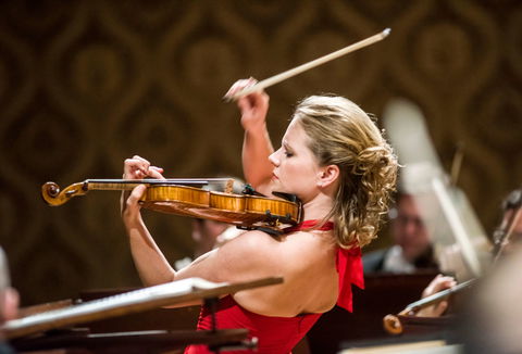Photo illustrating a concert - event Czech Chamber Music Society Julia Fischer