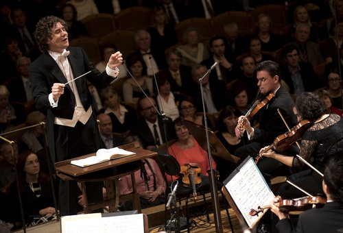 Photo illustrating a concert - event Dvořák Prague Festival Czech Philharmonic, Robin Ticciati, Vilde Frang