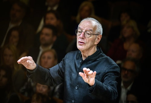 Photo illustrating a concert - event Nicholas Kraemer Czech Philharmonic